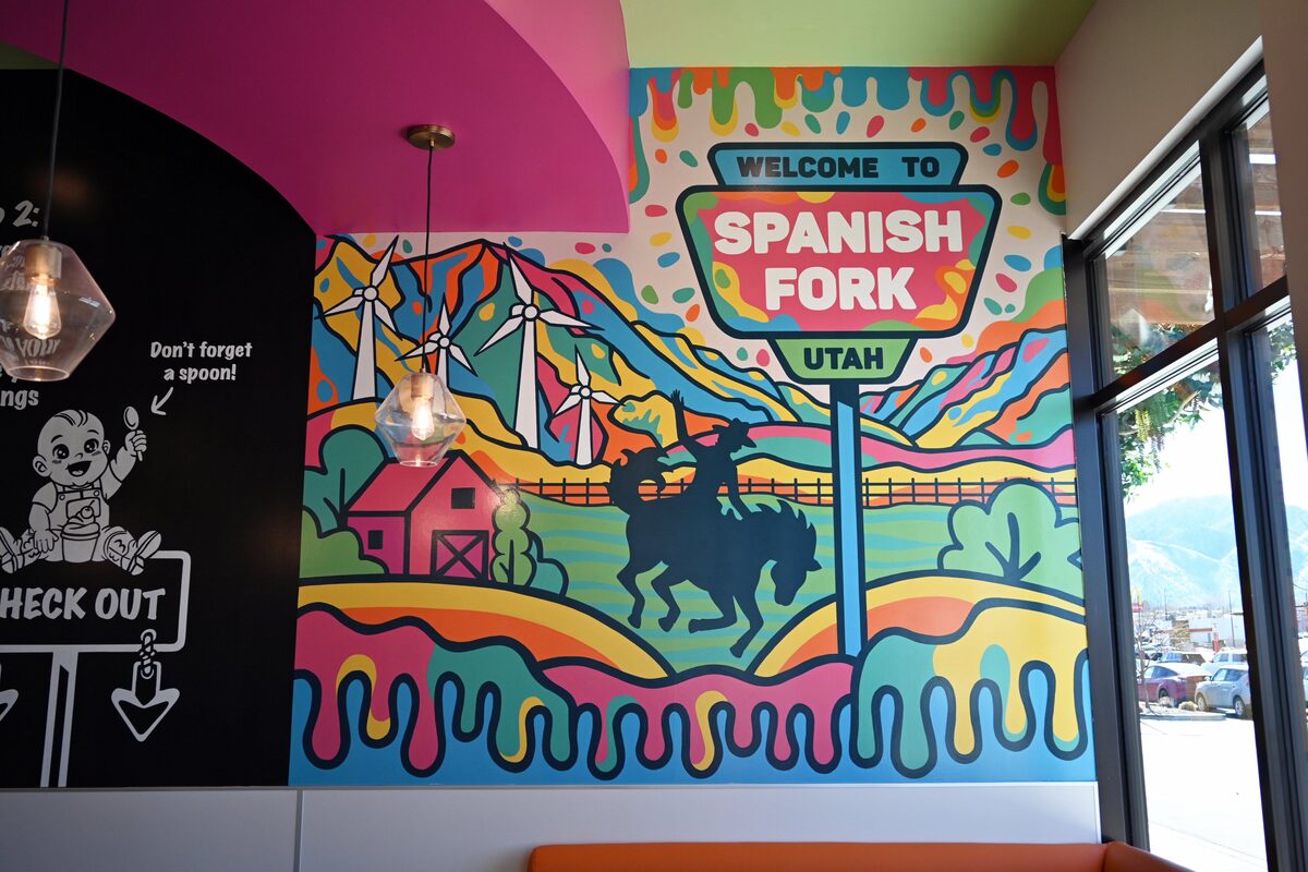 Spanish Fork pink playhouse seating area close-up